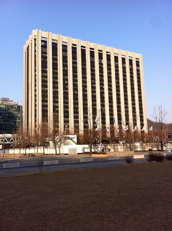 통일부가 있는 서울 정부종합청사. 사진 출처: 위키백과